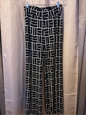 CLARA SUN WOO Black and White Patterned
Wide Leg Palazzo pants SPF50